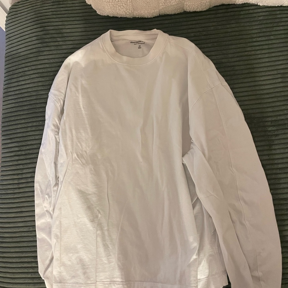 Abercrombie & Fitch White Long-Sleeve Crewneck Tee